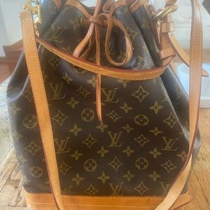 Authentic Large Noe Louis Vuitton Bucket